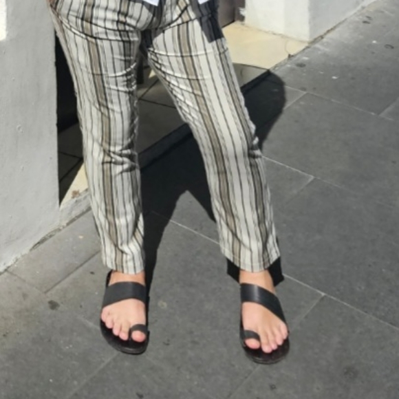 BEEK FINCH LEATHER TOE RING SANDAL - Picture 4 of 4